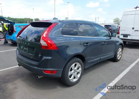 2013 Volvo Xc60 3.2 Premier z USA, uszkodzony, nr VIN YV4952DL3D2444988